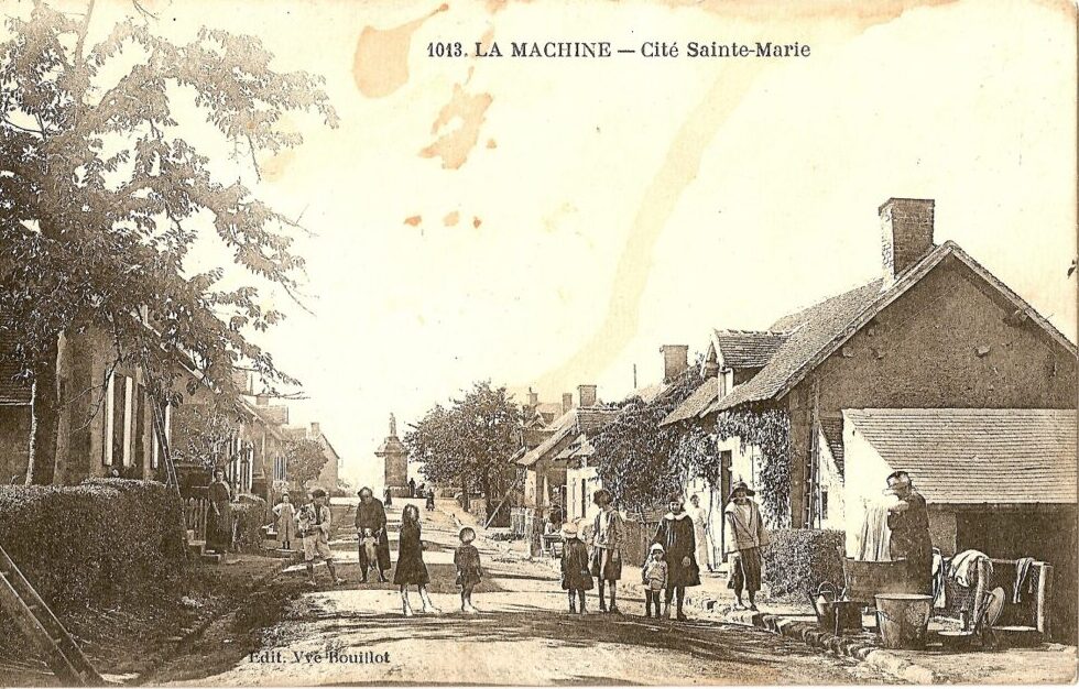 Carte Postale ancienne d'une rue de la cité Sainte Marie à La Machine